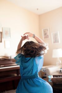 Dance in the living room with your partner or child. Shake up your usual routine - turn on after-dinner music and bust some moves with your partner, your child or your pet! 