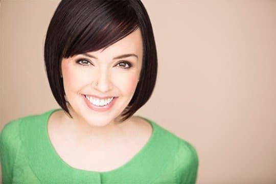 Jaimie Beth Barton Headshot green