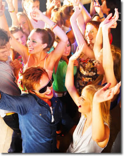Chicago party dancing crowd